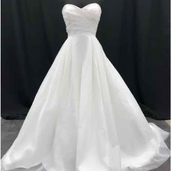 Brand new wedding dress
